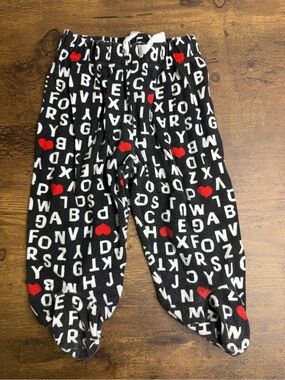 ⭐️5 for$20⭐️George Kids Black Alphabet Footed Pajama Pants with Red Hearts 6-9